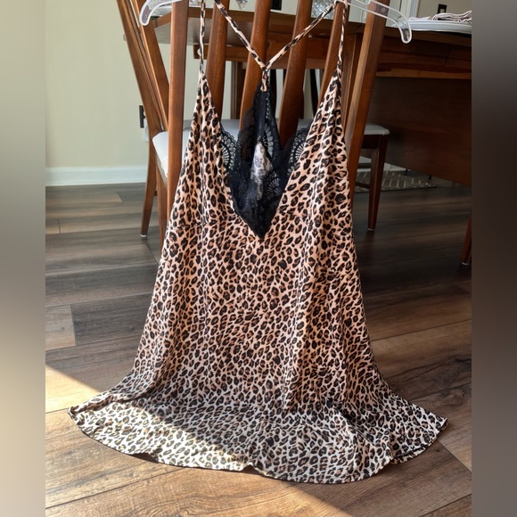 Apt. 9 Other - Apt 9 leopard print/ black lace nightgown in size 2X! Adjustable straps! Pretty